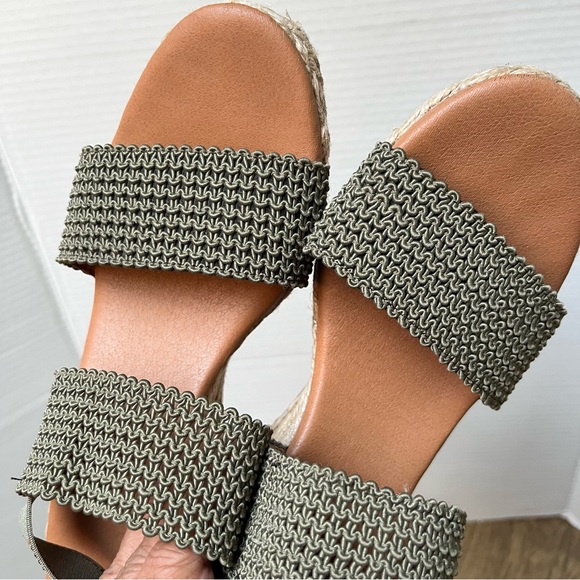 Tommy Bahama Sakura Back Strap Sage Green Wedge Sandals Size 7.5 - Picture 10 of 15